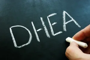 DHEA papildai: nauda, poveikis ir kada verta rinktis